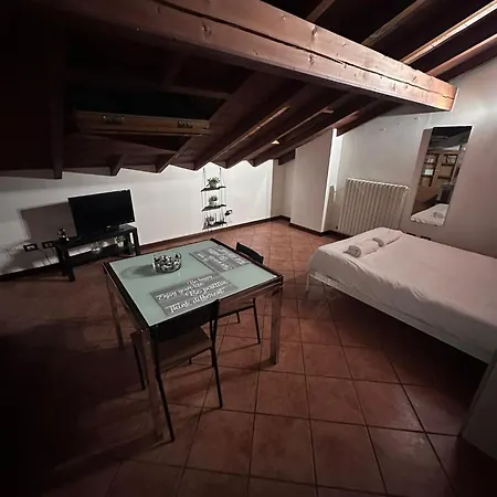 Apartment La Mansarda Sul Naviglio